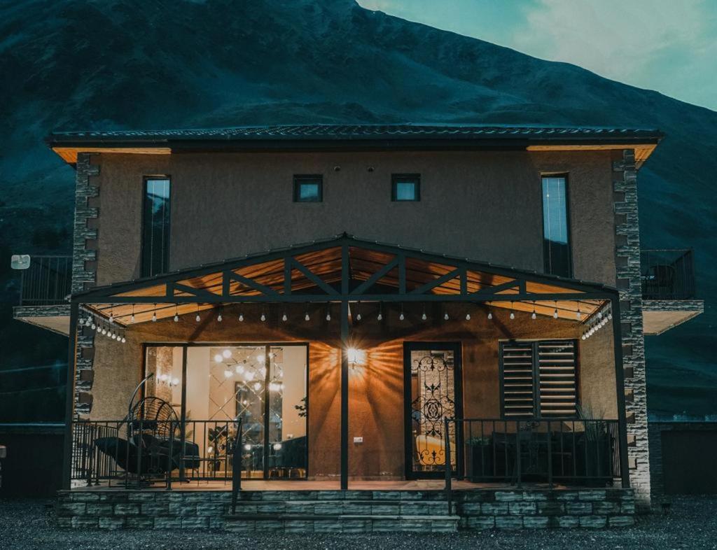 Holiday Home Kazbegi Exteriör bild